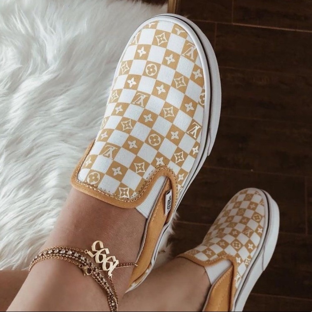 CUSTOM LV VANS